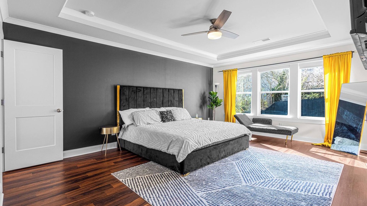 Pittsburgh House | Luxurious 4-bedroom home, 13 min to Airport, 10 min to Dtown, 34 min to Buckhead