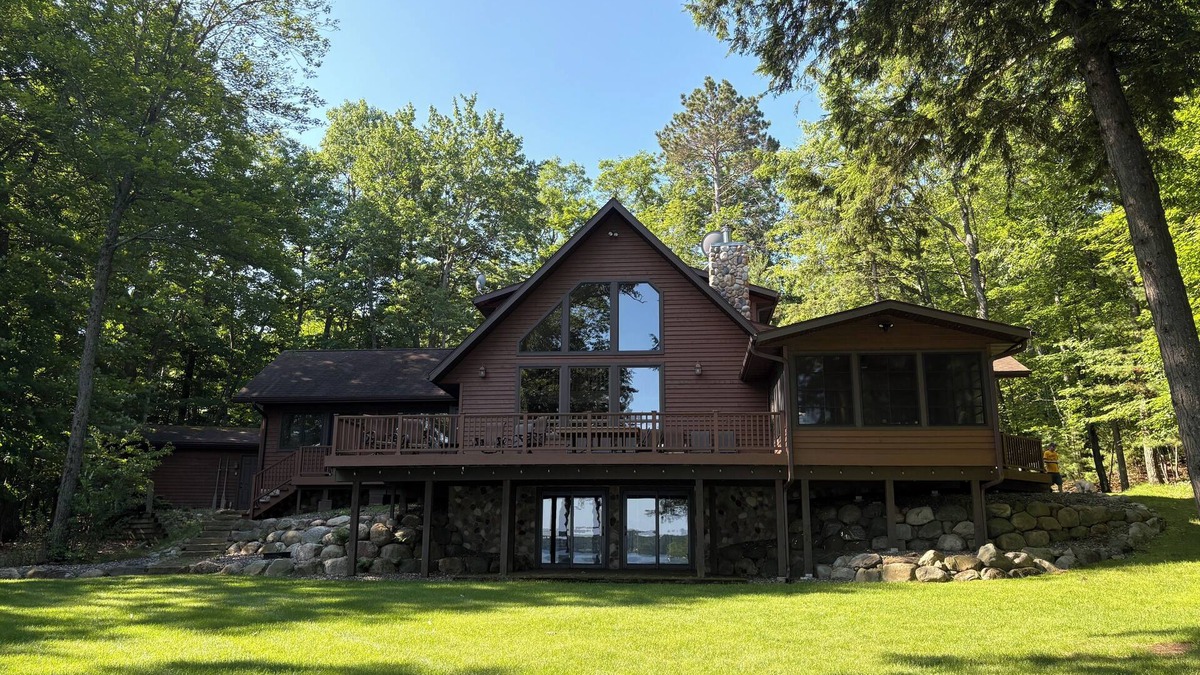 Eagle River House | Luxurious 5-Bed, 5-Bath Lakefront Home on Catfish Lake, Eagle River, WI