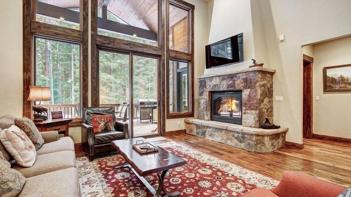 Blue River House | Luxurious 5 bedroom/5.5 bath gorgeous home with hot tub and ping pong table
