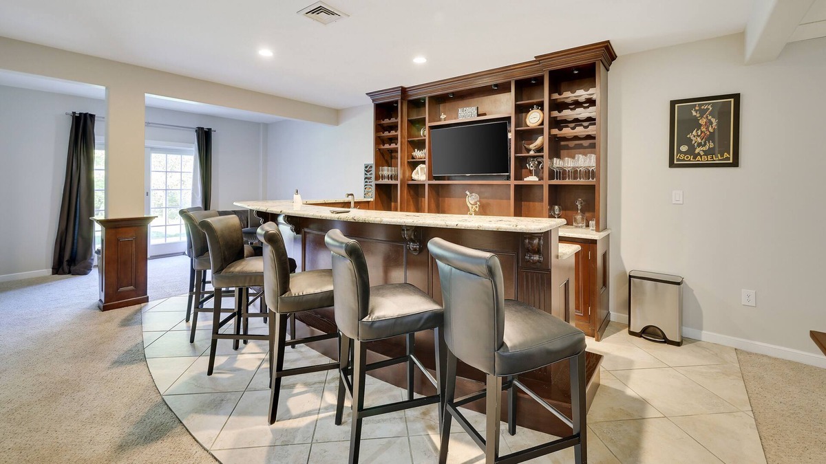 Easton House | Luxurious 5-BR w/bar, pool table, office, & gym