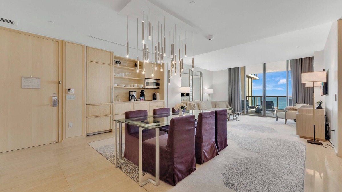Bal Harbour Condo | Luxurious 5 Star Resort Ocean View Suite/2 Balconies