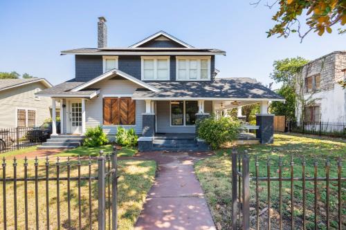 Highland Park Villa | Luxurious 6 bedroom villa near downtown