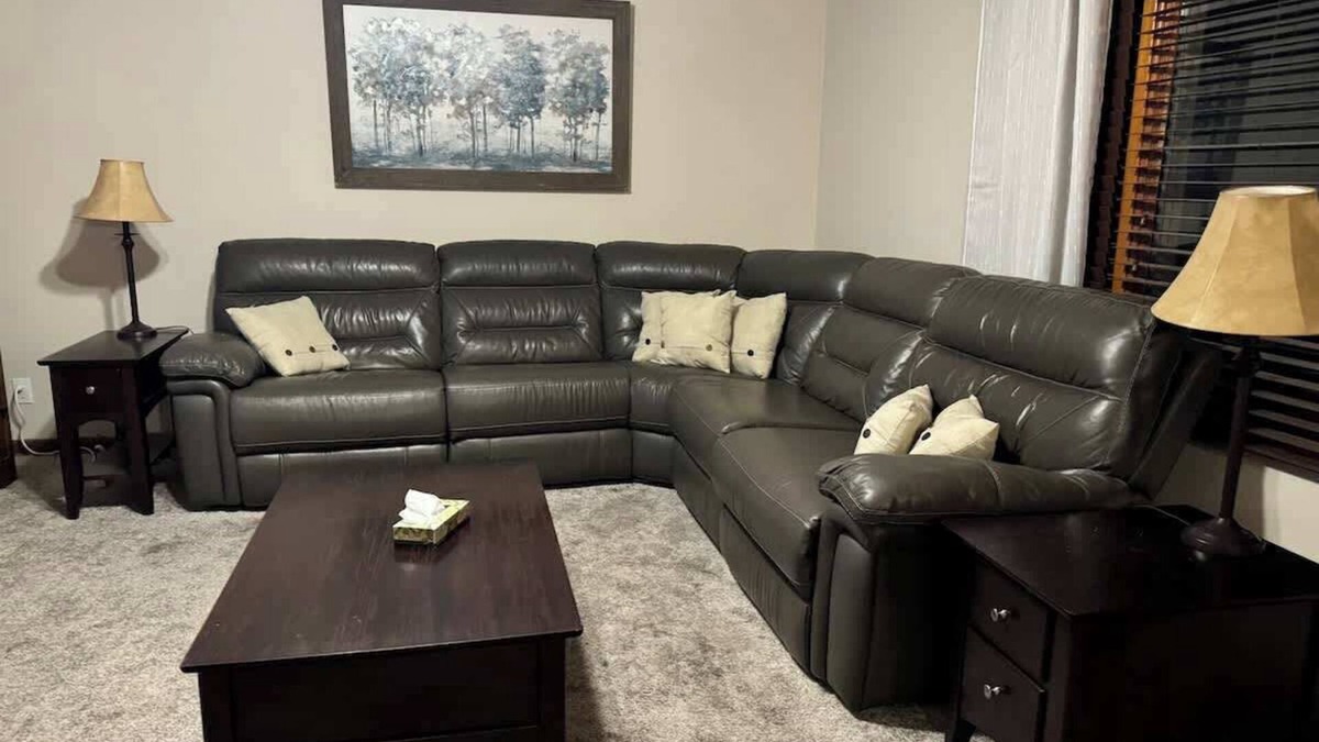 Lincoln House | Luxurious 6BR Home in Lincoln w/ Ping Pong & BBQ