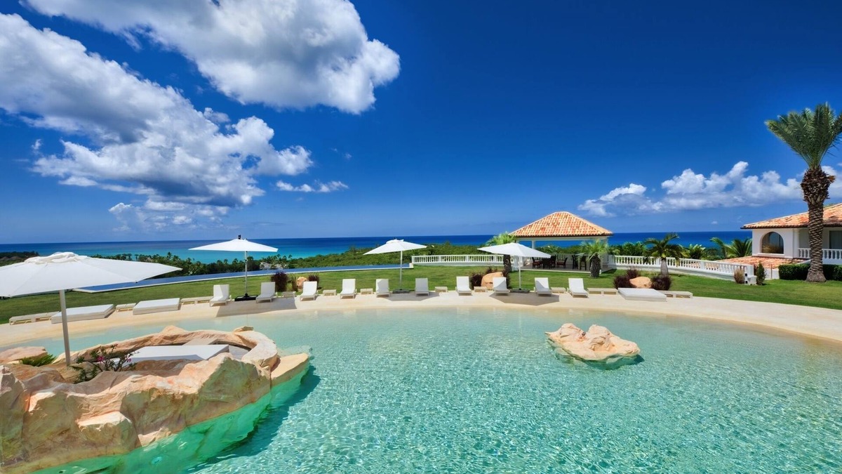 Rambaud Villa | Luxurious 7 bedroom villa with staff, gym, private pool and beach