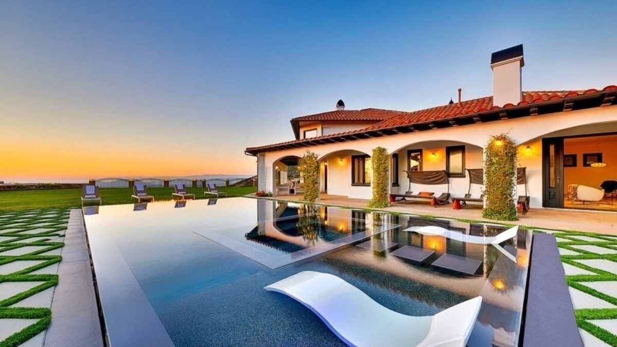 Malibu House | Luxurious 8-bedroom malibu Skyview estate With endless Stunning mountain views.