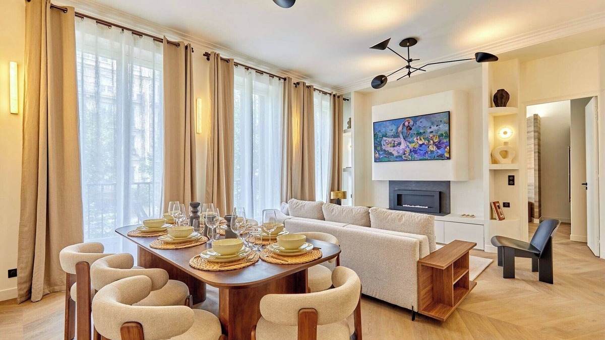 Quartier Sainte-Avoye Apartment | Luxurious AC apartment Beaubourg Le Marais