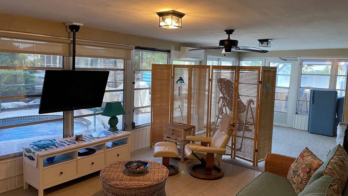 Pine Island Center House | Luxurious and Comfortable Waterfront Home with Gulf Access.
