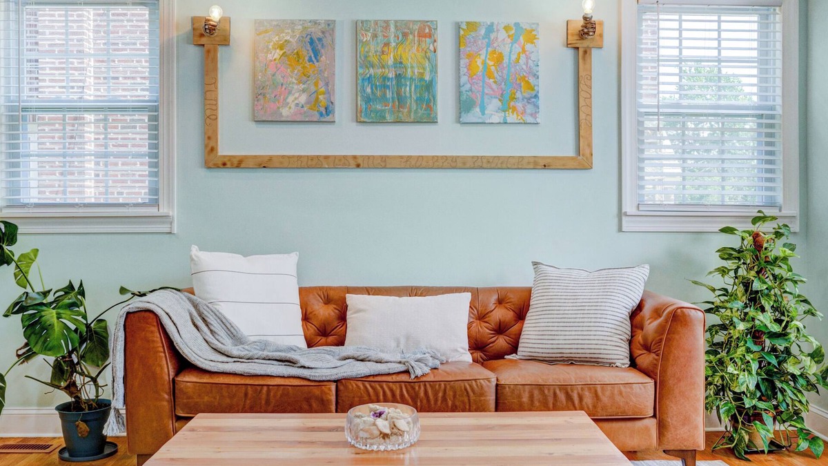 Foxcroft Square House | Luxurious and modern retreat in a prime corner property! 20 min from center city