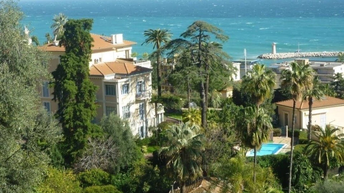 Menton Apartment | Luxurious apartment in Belle Èpoque villa with sea views