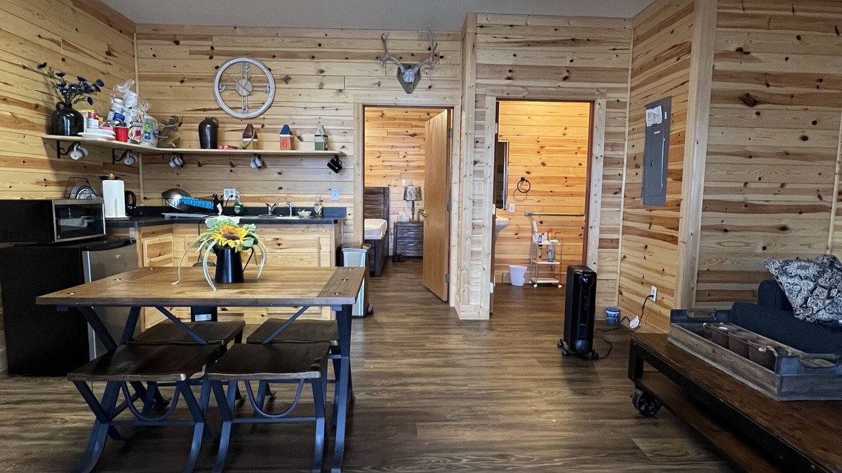 Lupton Apartment | Luxurious Apartment Style Cabin at Arrowhead Lake