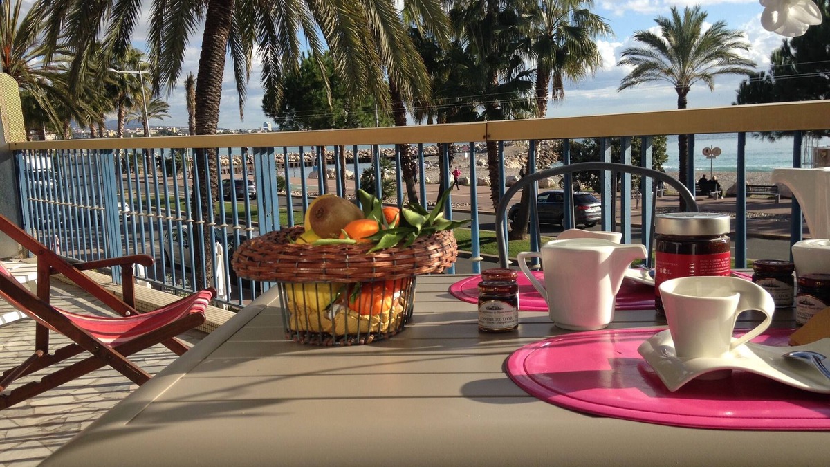 Cros-de-Cagnes Apartment | Luxurious Appt 2P - Terrace on the sea - Parking - Wifi - HIPPODROME