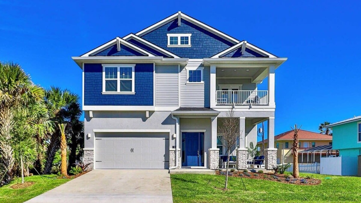 Marineland Acres House | Luxurious Beach House with heated pool