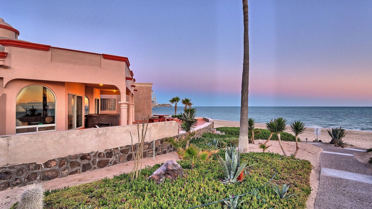 Puerto Penasco House | Luxurious Beachfront house on the water, Private Jacuzzi, Sauna, Grill, Firepit