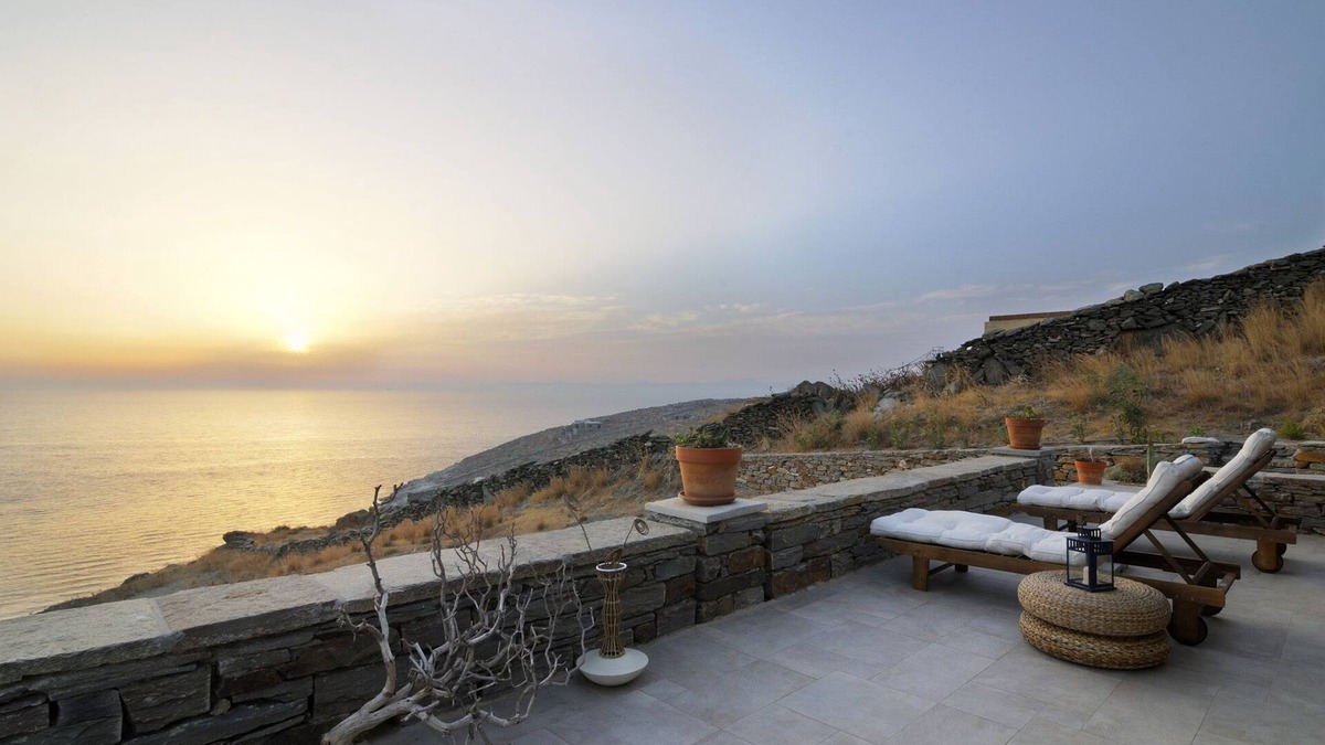Pisses Villa | Luxurious beachfront villas in secluded area