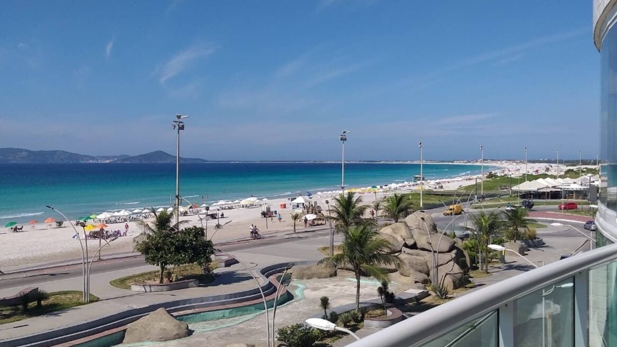 Sao Vicente de Paula Apartment | Luxurious and spacious apartment in front of Praia do Forte - Cabo Frio - RJ