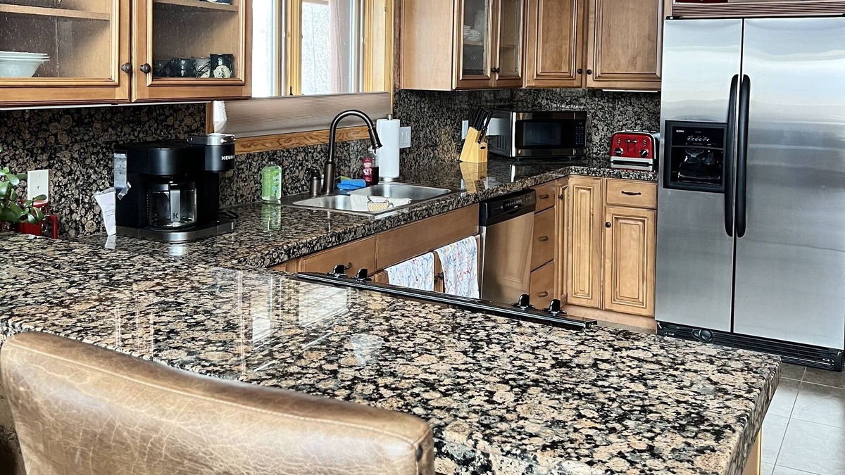 Mesa Cabin | Luxurious Cabin sleeps 6. Powderhorn Ski Resort .5 mile away, 10 min to lakes