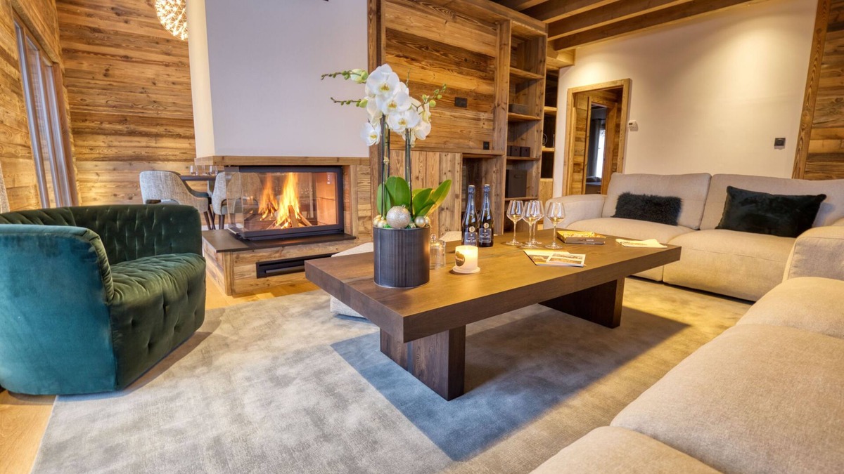 Crest-Voland Ski Chalet | Luxurious Chalet at the foot of the slopes for 12 people.