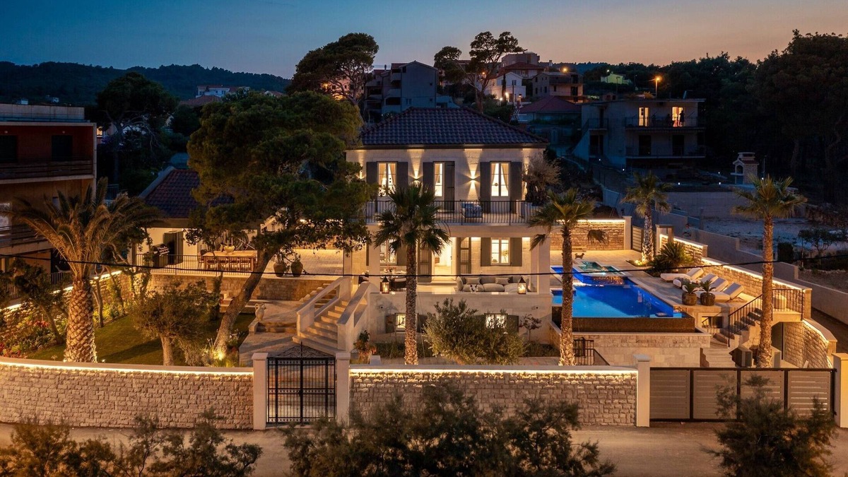Slatine Villa | Luxurious Ciovo Villa | 5 Bedrooms | Villa Summer Breeze | Private Heated.