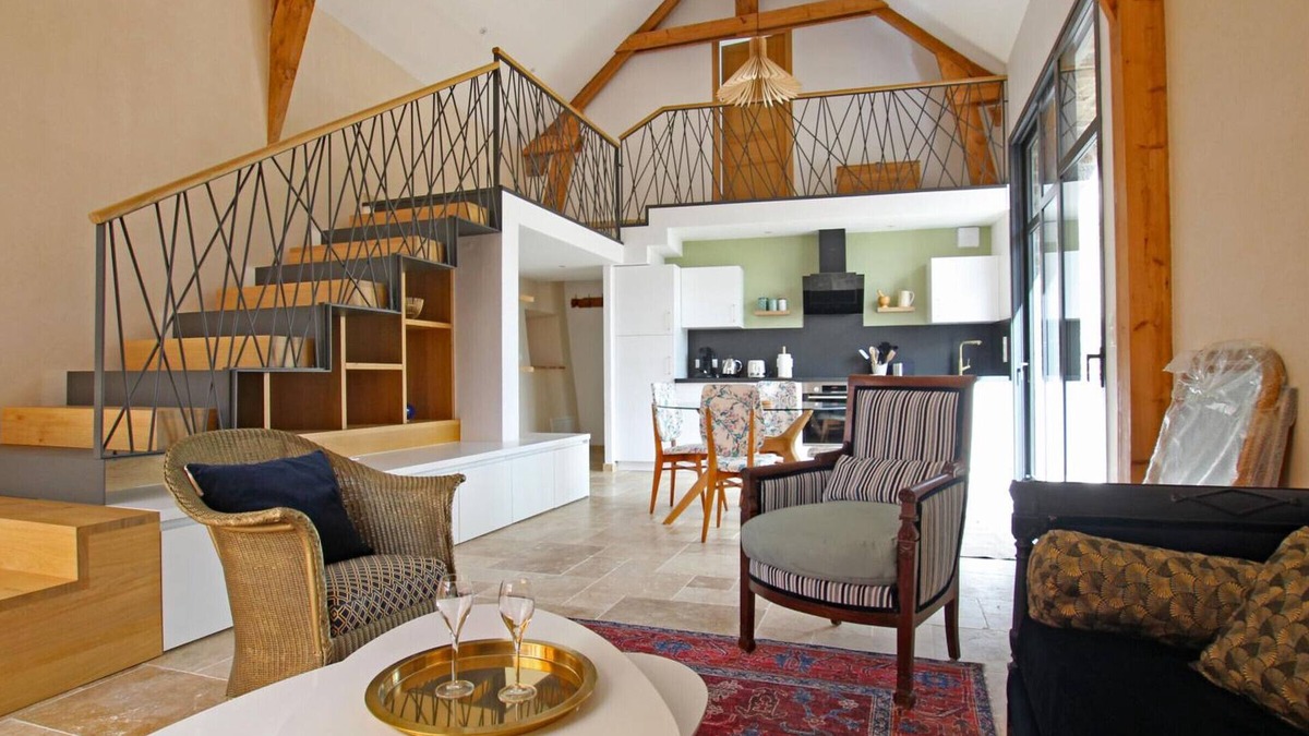 Reville Cottage | Luxurious Converted Barn with Private Garden, Near Beach, Modern Amenities
