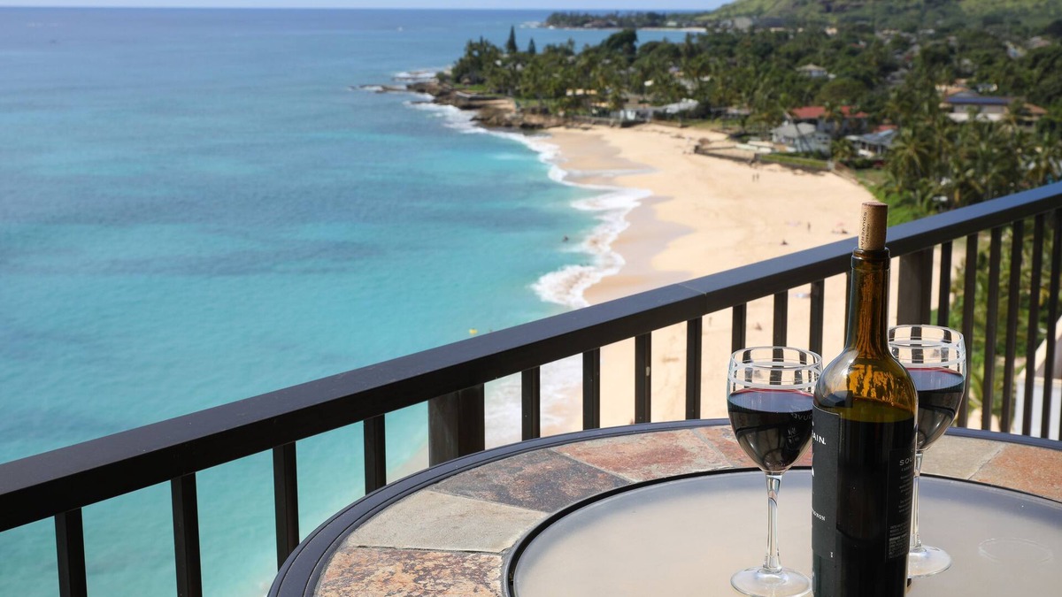 Makaha Condo | Luxurious corner condo, totally updated Stunning views on wrap around lanai !