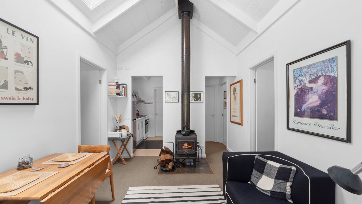 Tanybryn House | Luxurious Cottage with Valley Views & Cozy Fireplace. THA Award Winner 2025.