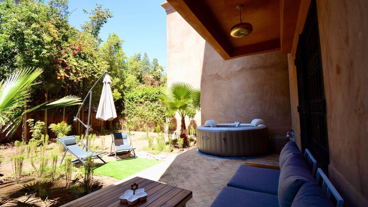 Menara Apartment | Luxurious Cozy Garden Room with 2 pools