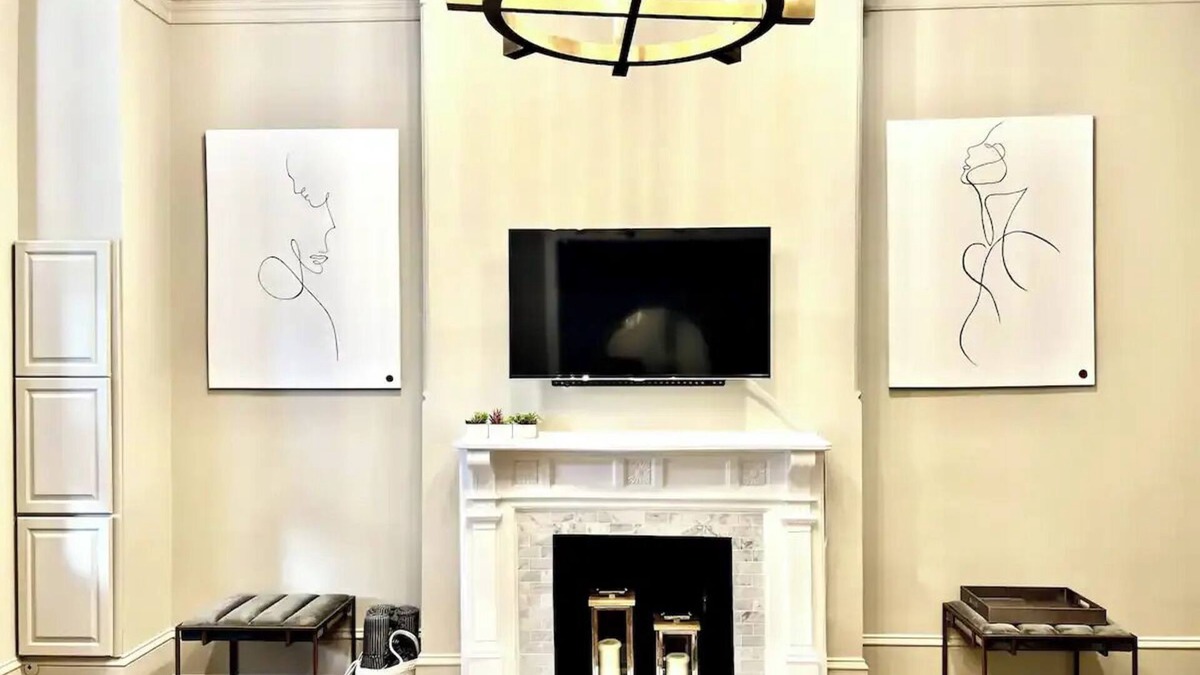 Cardozo House | LUXURIOUS DC ESTATE, BEST LOCATION BLOCK AWAY FROM 14TH/U ST NW W/2 CAR PARKING