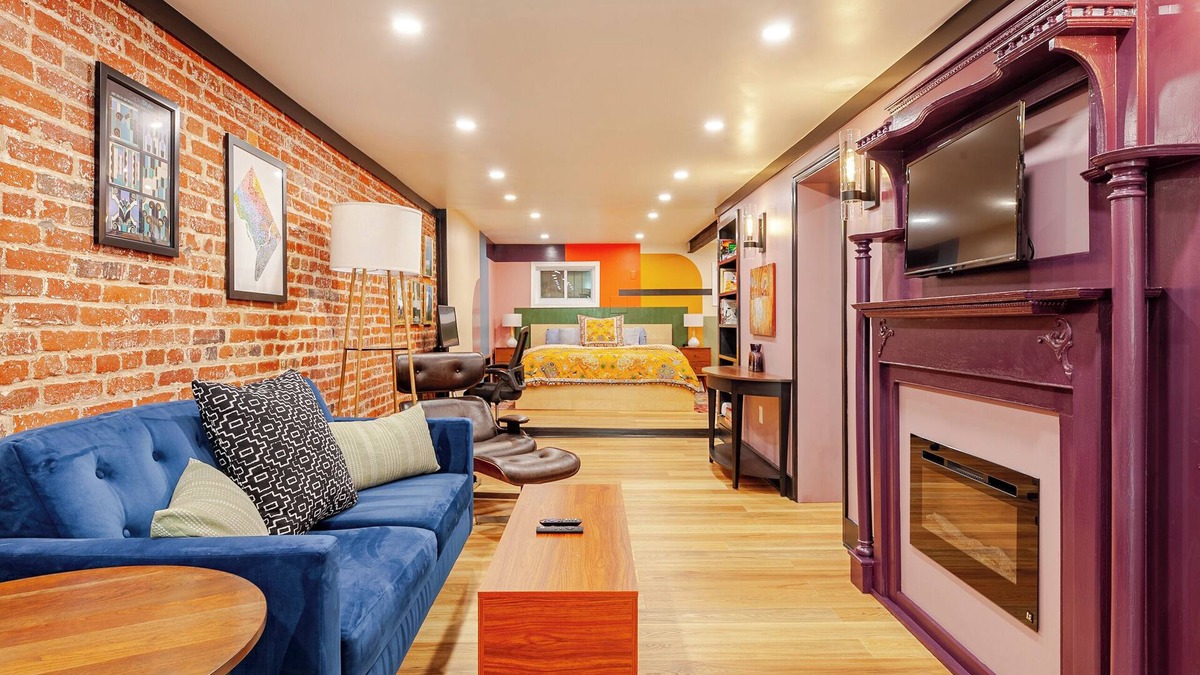 Petworth Apartment | Luxurious DC garden apartment w/King bed, for work and play, steps to Metro
