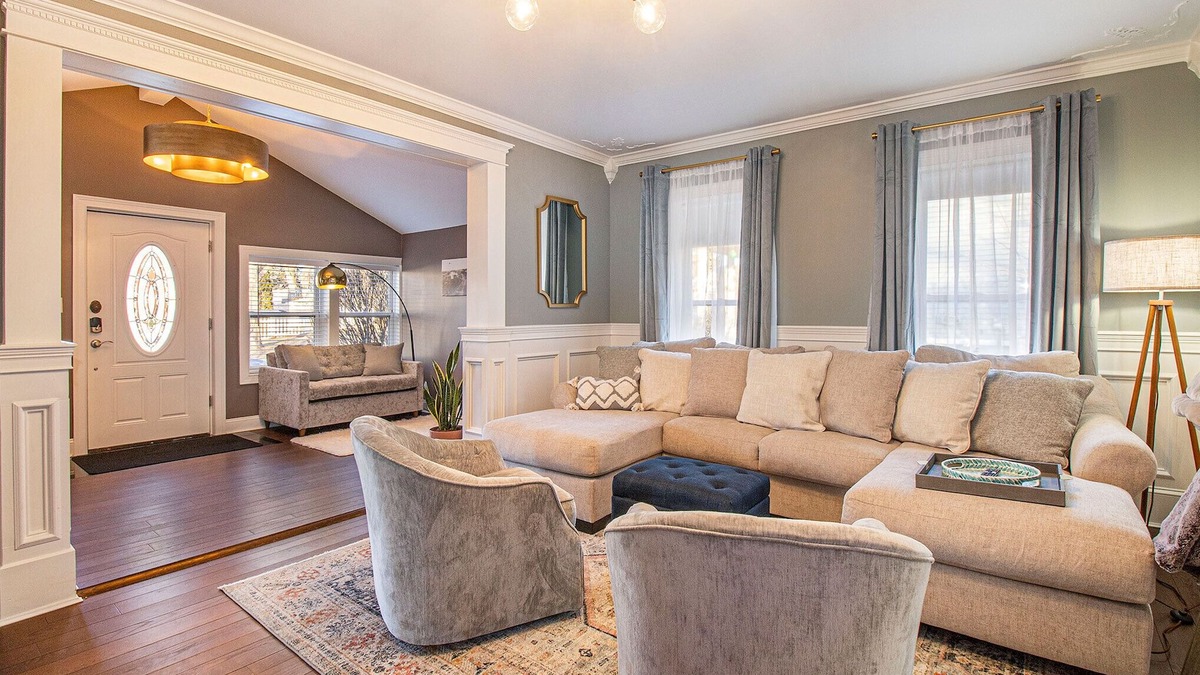 Milford House | Luxurious downtown home w/hot tub