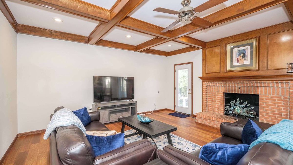 Loveland House | Luxurious Dream Home – For 10!