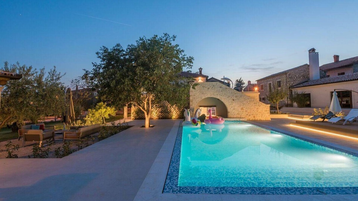 Fiorini Villa | Luxurious estate Villa LV area Umag swimming pool Jacuzzi sauna fitness barbecue Wifi