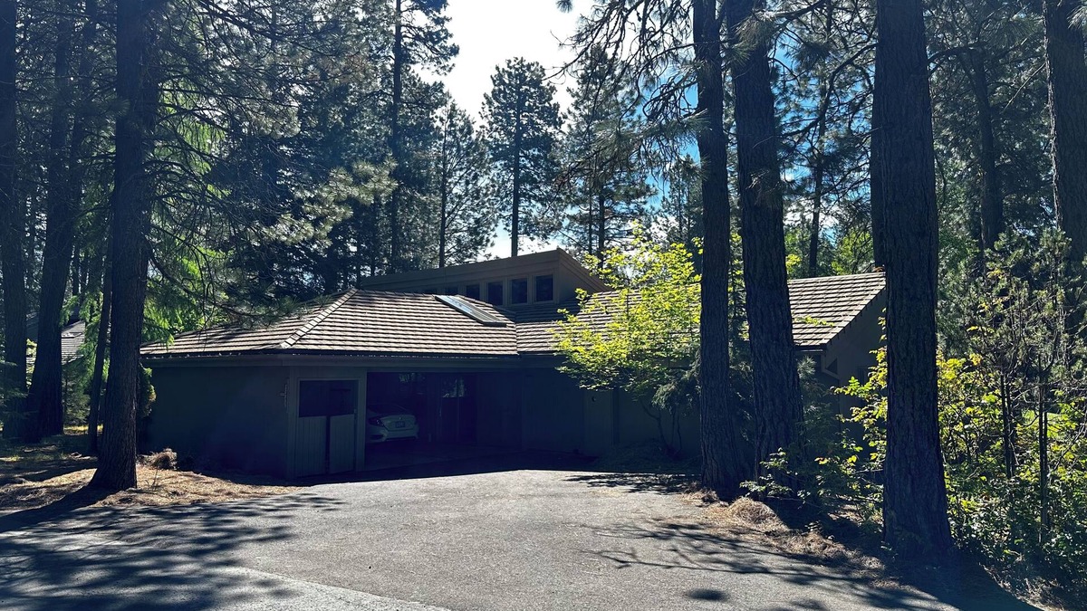 Black Butte Ranch House | Luxurious executive home located on Big Meadow Golf Course at Black Butte Ranch