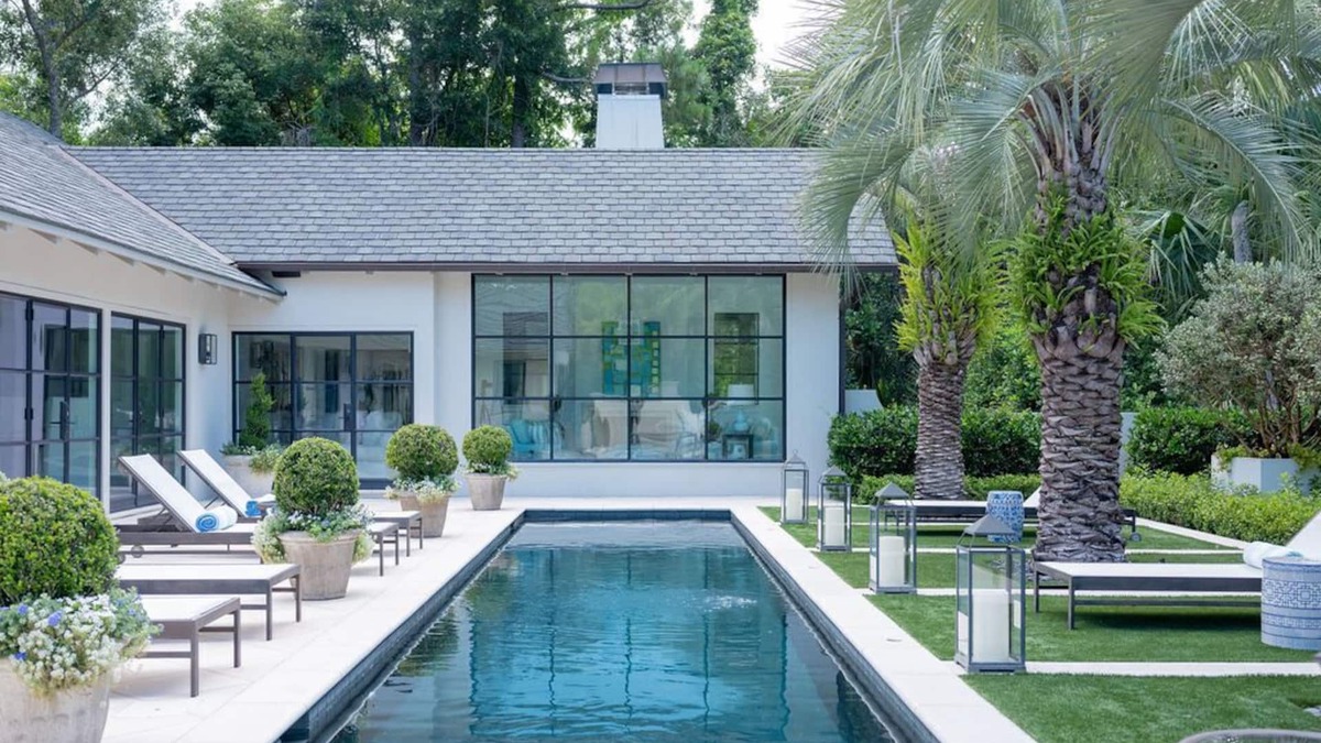 Sea Island House | Luxurious Family Coastal Cottage with pool and a 2 minute stroll to the beach!