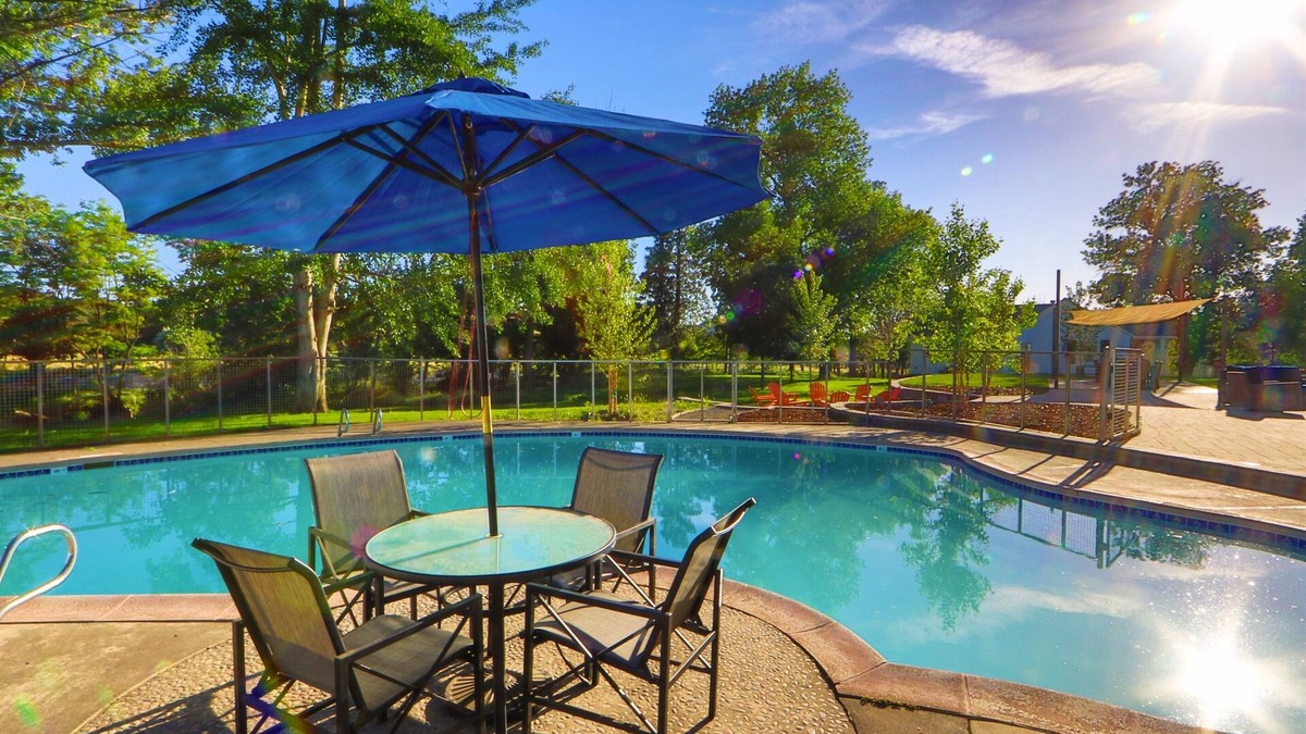 Walla Walla House | Luxurious farm estate w/seasonal heated pool!