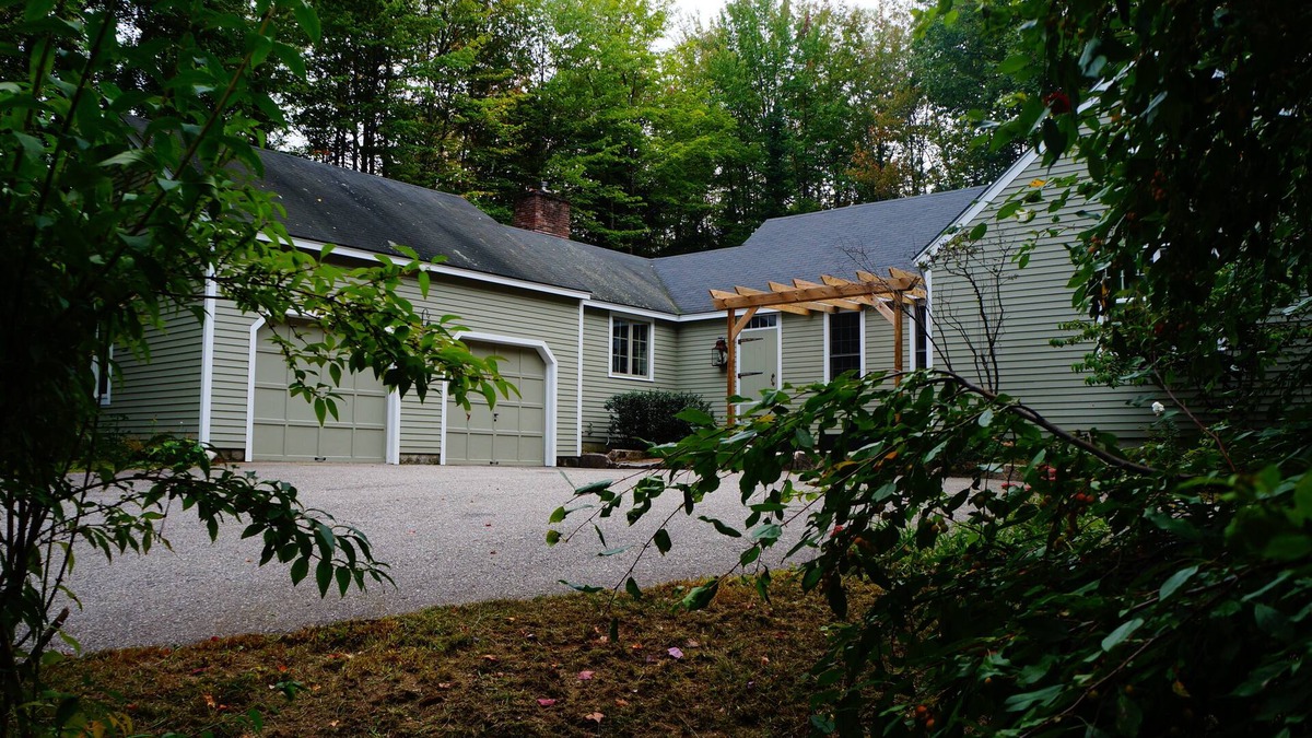 Brownfield Other | Luxurious Farmhouse Style Home - Get away from it all in picturesque setting