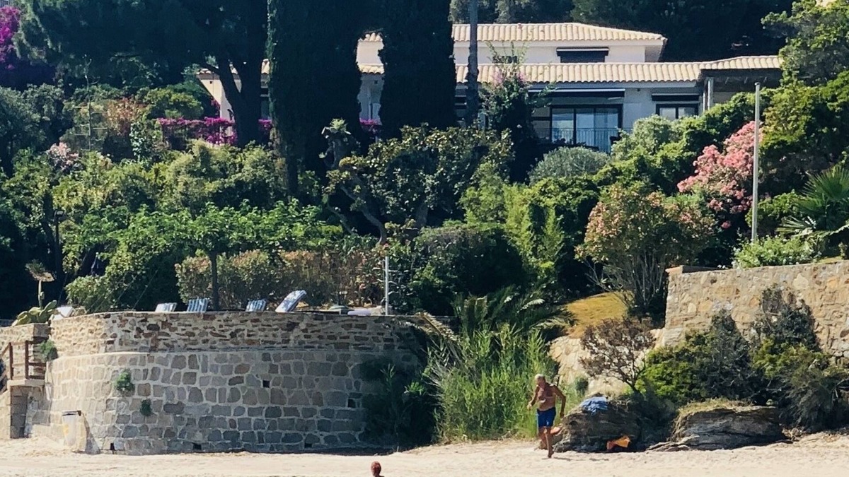 Rayol-Canadel-sur-Mer House | LUXURIOUS MODERN VILLA 600M2, 8 BDR, BEAUTIFUL GARDEN, DIRECT ACCESS TO BEACH