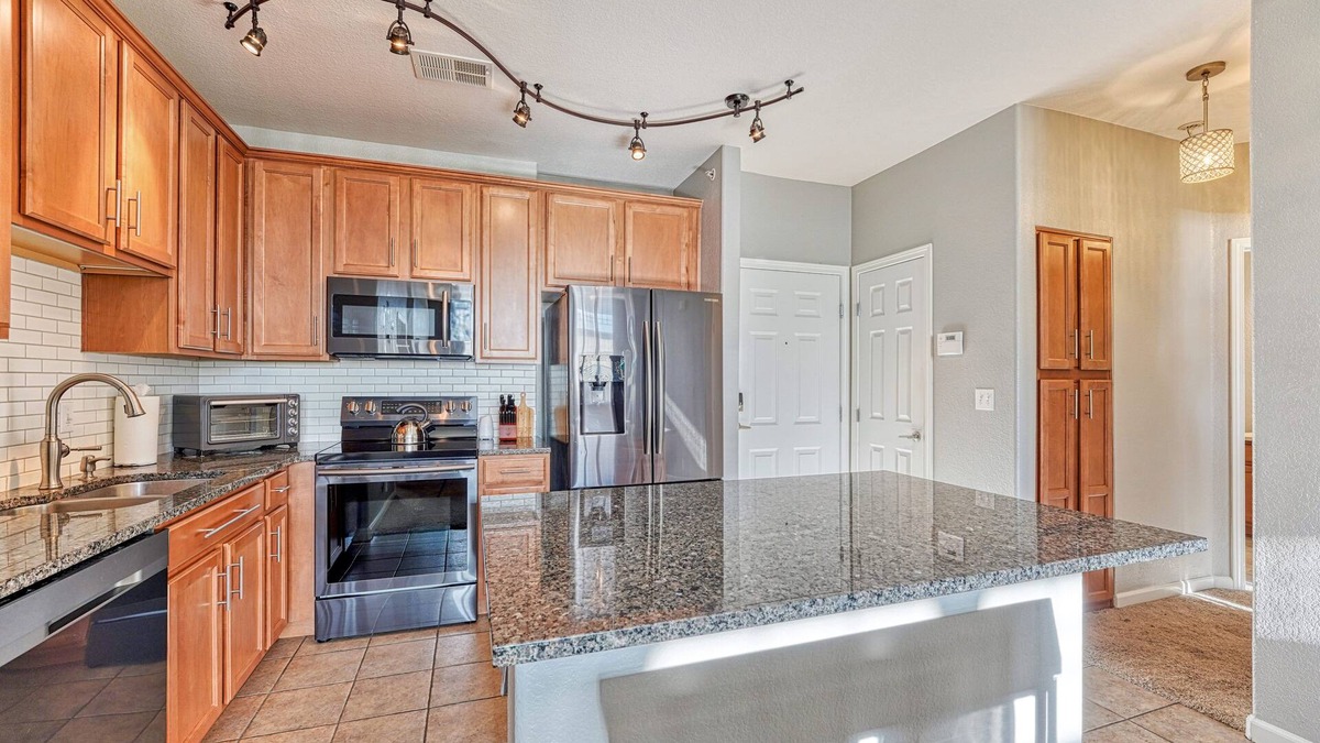 Cottonwood Condo | Luxurious fully furnished rental near Parker/DTC located on Happy Canyon Trail