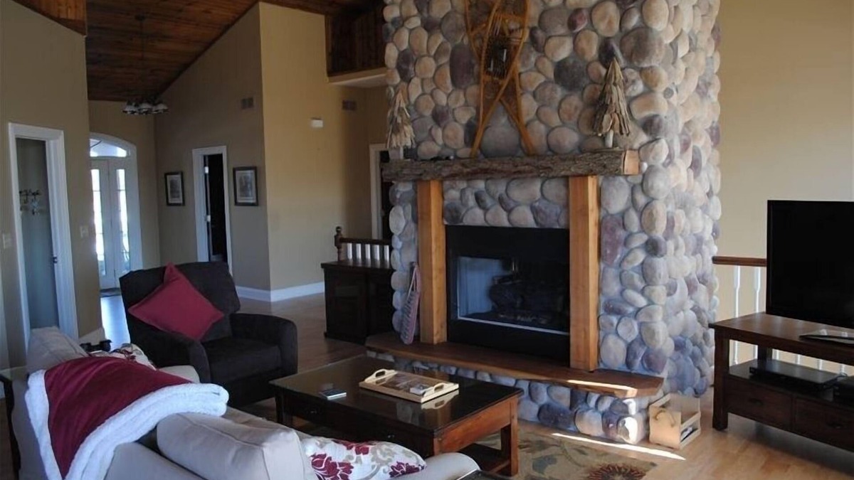 The Galena Territory House | Luxurious Galena Territory 5 Bedroom home, Hot Tub, Firepit