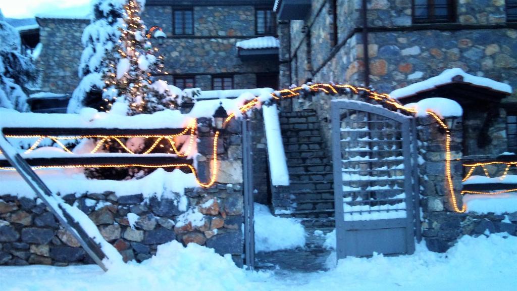 Aghios Athanasios Villa | Luxurious Residence at the Village Square
