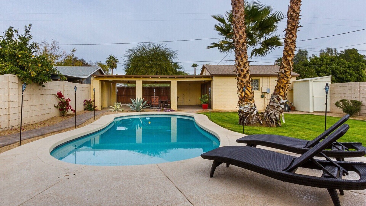 Story House | Luxurious Guesthouse with private pool in Central Phoenix near Downtown