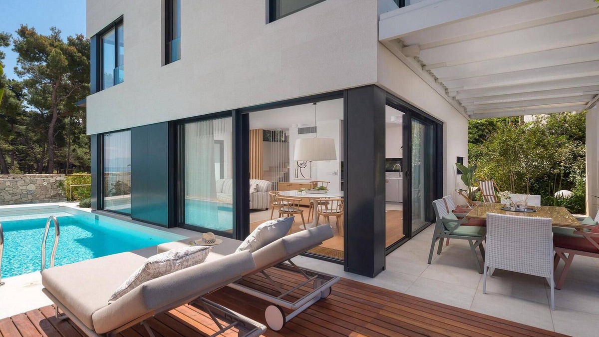 Sutivan House | Luxurious home in Sutivan with sauna