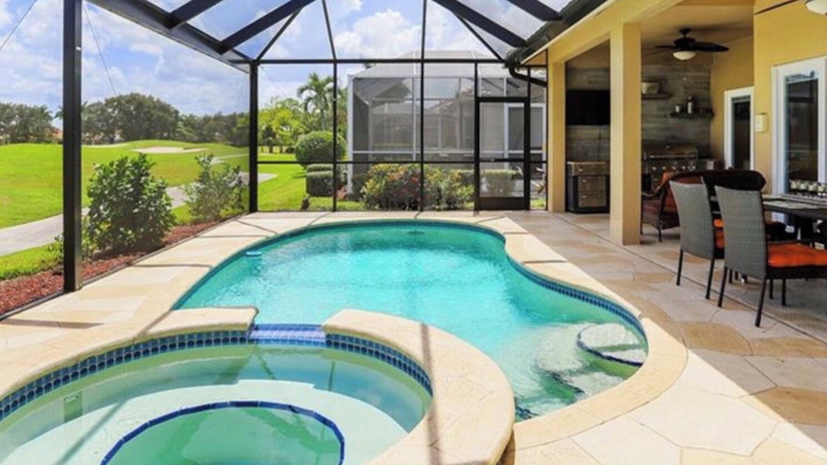 Falcons Glen Villa | Luxurious home with stunning golf course views and private swimming pool & spa