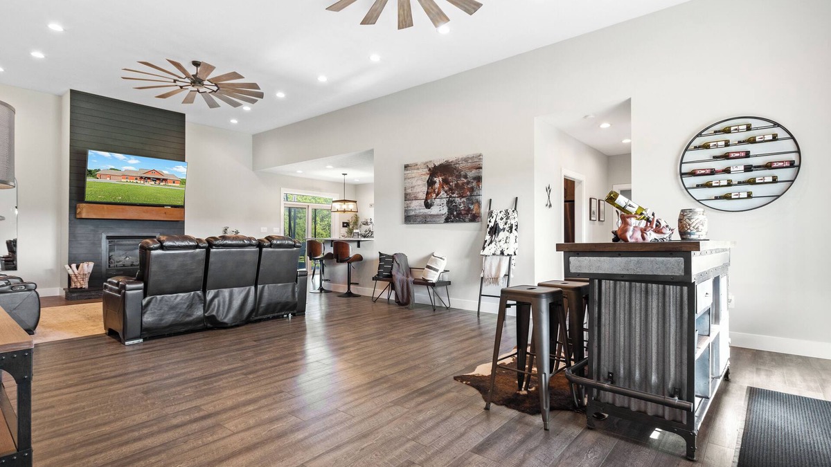 West Newton House | Luxurious Horse Farm Retreat - 3BR/3.5BA Oasis