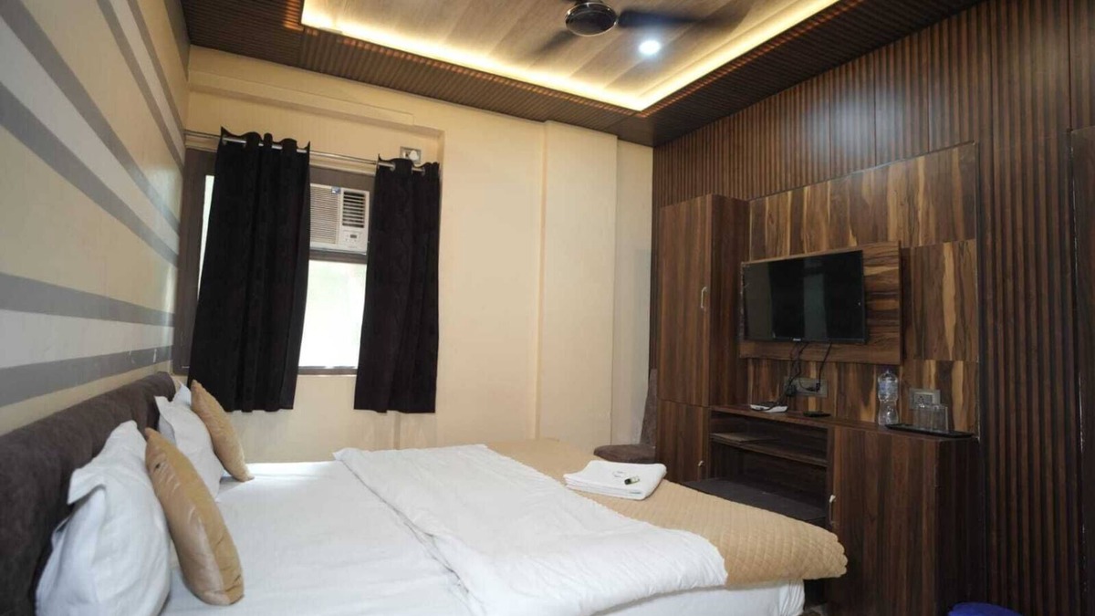 Varanasi Apartment | Luxurious hotel or apartment in Varanasi city nNear ghat Central Varanasi kashi