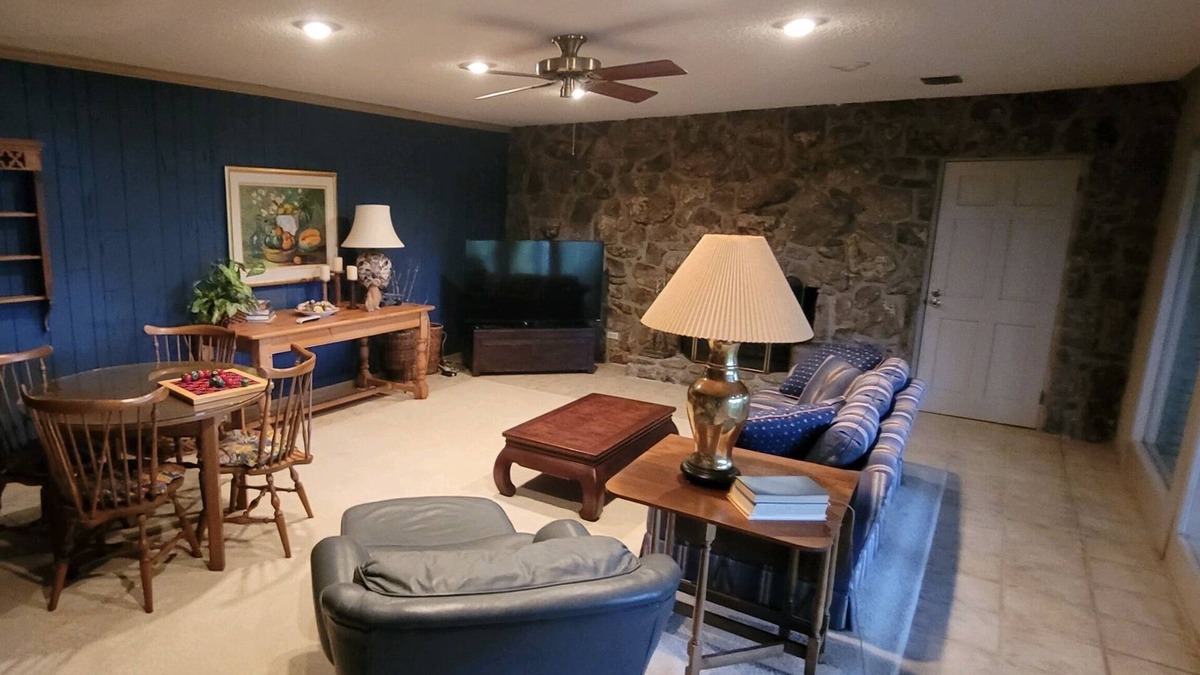 Eden Isle House | Luxurious Lakefront Eden Isle House - Heber Springs, AR