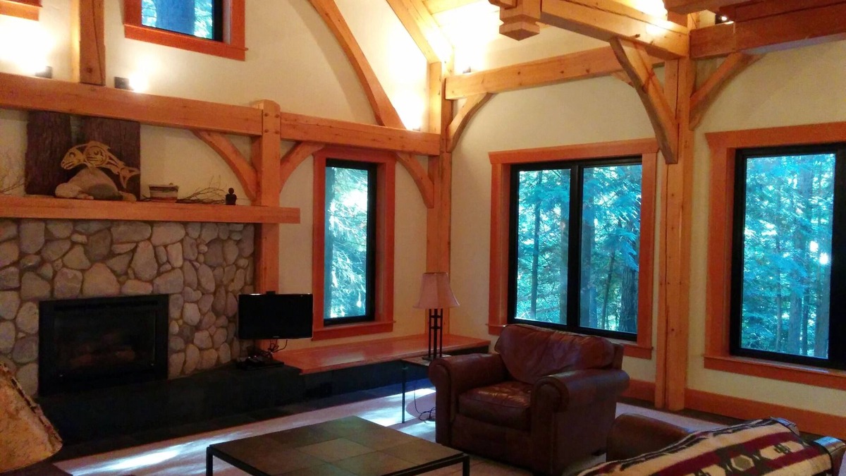 Nordman Cabin | Luxurious, large, timber frame cabin at Priest Lake Idaho