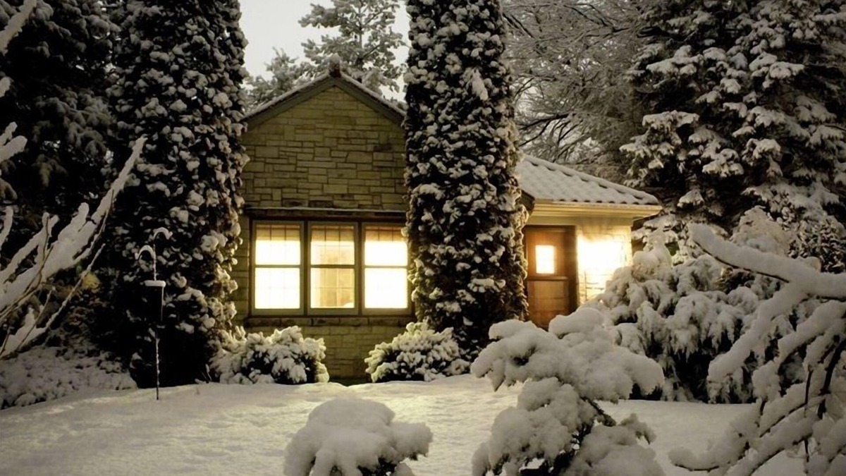 Spring Harbor House | Luxurious Living 1 Block from Lake.