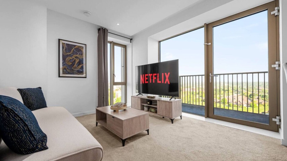 Salford Apartment | Luxurious Modern High Rise: Central Manchester