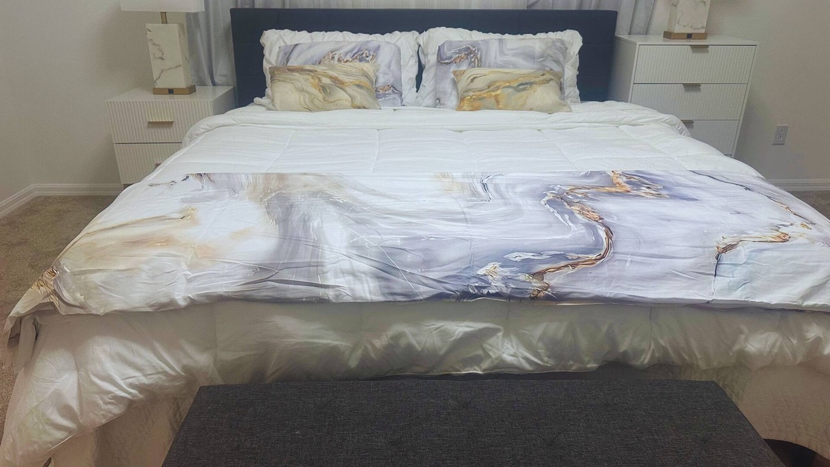 Pahrump House | Luxurious Master Bedroom in pleasant Pahrump with AC, fitness room, WiFi