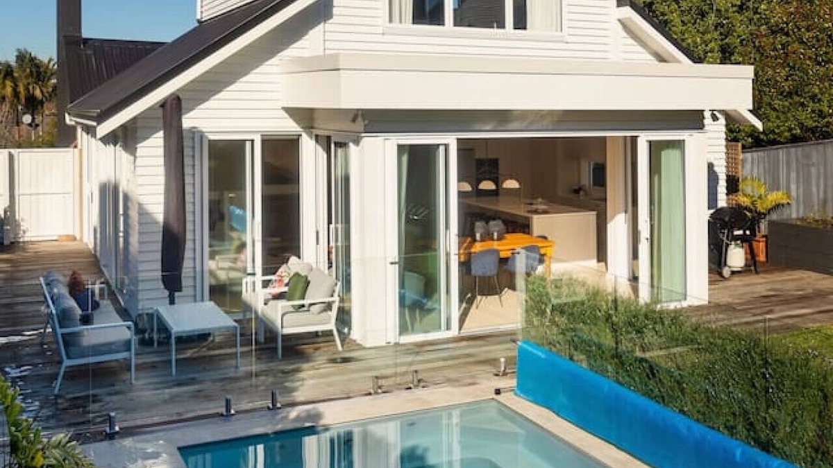 Auckland House | Luxurious Meadowbank home